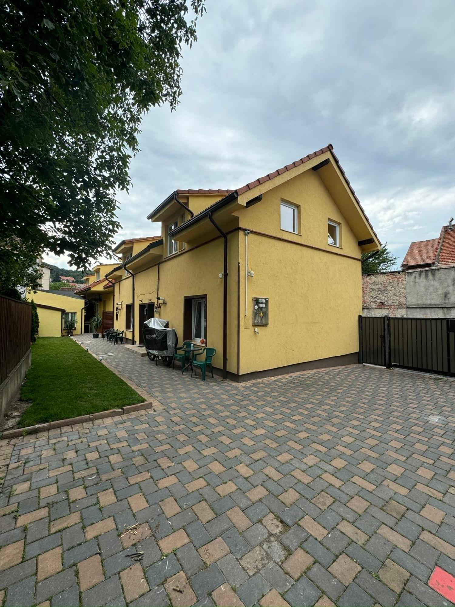 Apartamente De Inchiriat Lucky House Brašov Exteriér fotografie